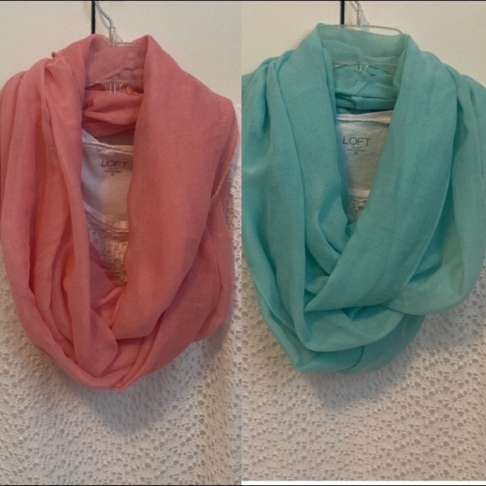 ‼️SOLD!!!!!!!!!!Mint green & pale pink infinity scarves.Smoke/pet free home